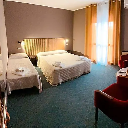 Rey's Hotel 3*